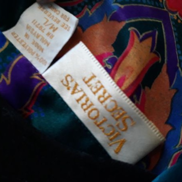 VINTAGE VICTORIA'S SECRET NIGHTGOWN TOP - Picture 2 of 5